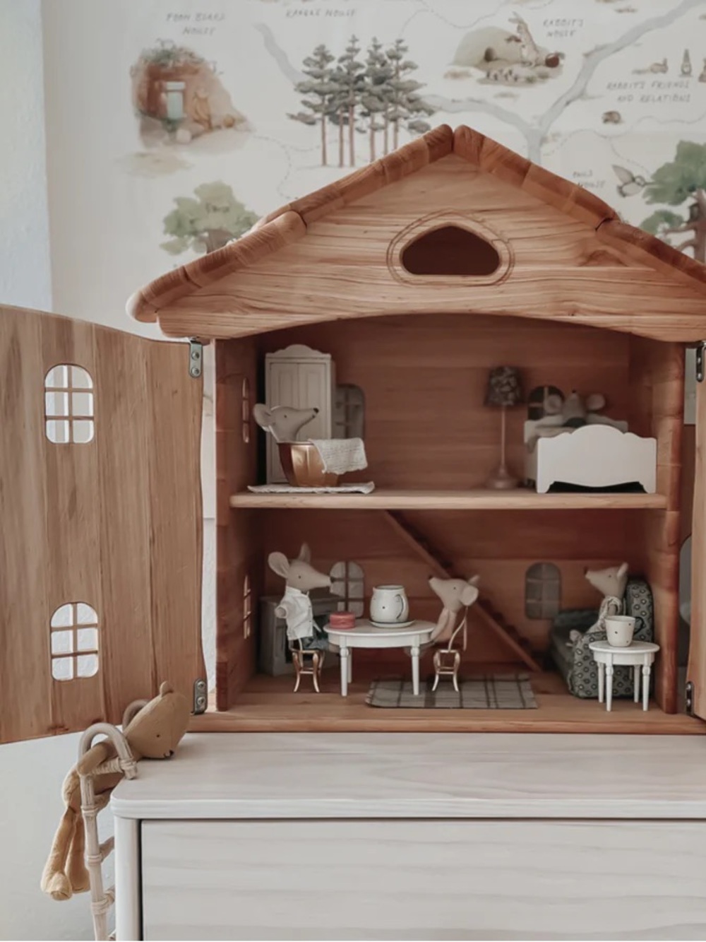 Drewart Dollhouse, Large Natural Roof and Doors - Picture 14 of 15